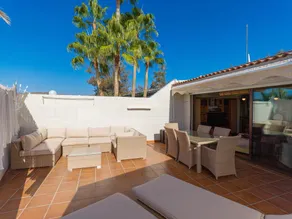Comfortable bungalow with terrace and sea view - Image 4