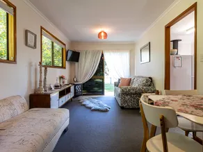 Cuddle Cottage - Image 4
