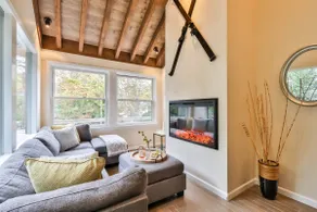 Private Heated Indoor Pool & Jacuzzi & Lake View - Image 5