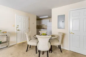 B01 Luxury 2BR Apt at the Carriage Club! - Image 4