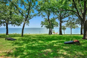 Very Rare Waterfront Home on Lake Texoma, Walk to Water from the backyard - Image 4