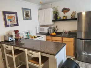 Super Cute Lots of privacy & parking. Pet Friendly - Image 2