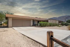 Great Vibe House + Hot Tub, Minutes to JTree Park - Image 3
