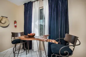Great Vibe House + Hot Tub, Minutes to JTree Park - Image 5
