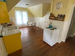 Large Quirky Sunny Farmhouse Apartment - Image 5