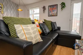 Garfield House 3 bed sleeps 7 Nr Rushden Lakes - Image 3