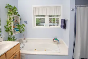 Large Home-Sleeps 10-14 & Just 4 miles to PSU - Image 3