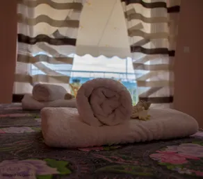 Beauty Of Queen I (Maisonette) - Image 3