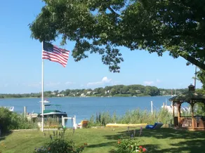 Spacious Waterfront Home ~ Best Sunsets - Image 2