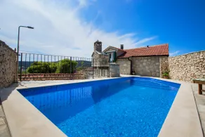 Villa Aria•Pool•En-suit bedroom•25 min ST Airport• - Image 5