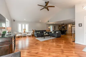 The Severn - Waterfront Family Cottage - Image 4