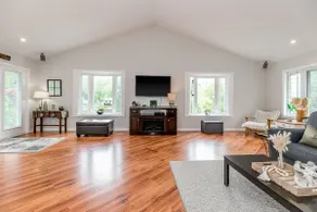 The Severn - Waterfront Family Cottage - Image 3