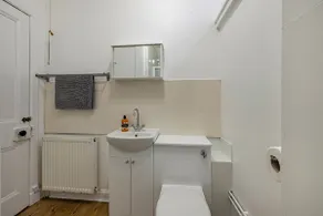 Bright flat in Lauder Centre - Image 5