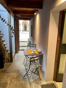 Charming Apartment - Second-floor apartment - Image 3