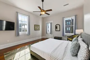 Fab Garden District Loft w/Balcony on Magazine St - Image 2