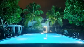 House with a large private pool in a condominium - Image 2