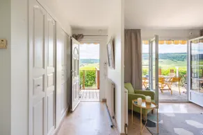 Villa with exceptional views of the vineyards - Image 5
