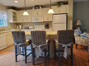 Rini's Place - close to Newport & beaches - Image 5