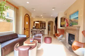 Life’s a beach…house with gorgeous ocean&pier views. A few steps to the waves.,. - Image 3