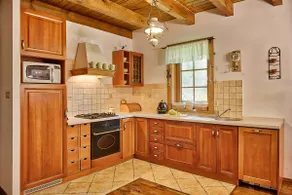 THATCHED ROOF HOUSE IN KASHUBIA - Image 4
