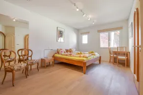 Large 6.5-room holiday apartment in Sent, Engadin - Image 4