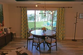 Fox Hill: A modern lakefront getaway - Image 4