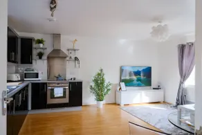 Sorrel House Stylish 2 Bedroom 2 Bathroom - Image 4