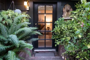Cozy Luxe N Oakland Garden Hideaway with Hot Tub - Image 3