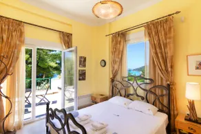 Luxurious Villa Vicky 50 meters from the sea - Image 2