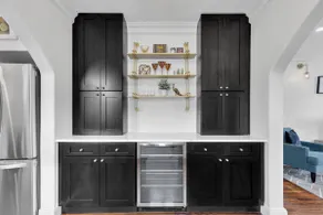 Centrally Located Arlington Bungalow - Image 5