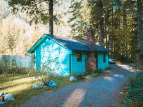 O`Neill Cabin- a Rustic Reclaimed Retreat + sauna + hot tub + cold plunge - Image 4