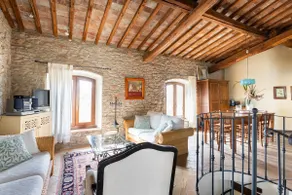 Estate overlooking the vineyards, Jacuzzi and pool - Image 4