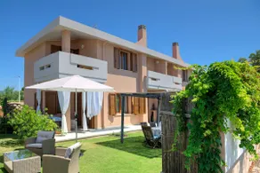 Seafront villa, code IUN P1531 - Image 2