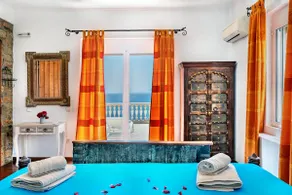 Beachfront Luxury Villa, heated Infinity Pool - Image 5