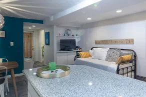 Colorful 1BR Basement Apartment By Zoo - Sleeps 5 - Image 4