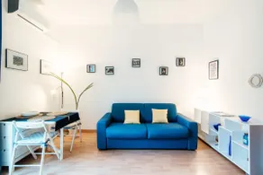 The Blue Hideaway - close to the Lake with parking - Image 4