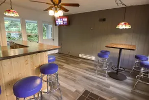 Middle Road Manor - Image 5