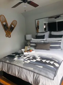Downtown Garage Getaway (private hot tub) - Image 3