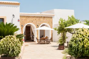 Can Juano. Country house with a pool and a hot tub - Image 2