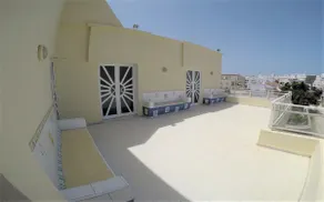 Beachfront villa with a big terrace - Image 4