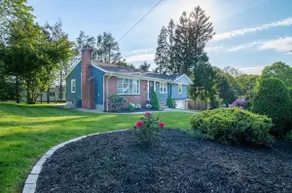 King Bed, 1 Bath; 15 mins to Downtown Providence - Image 2