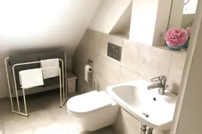 2 bedroom apartment in Munich - Image 3