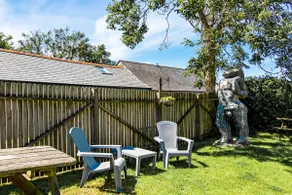 Red Cottage - Image 4