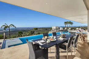 Luxury and Modern house with incredible view - Image 2