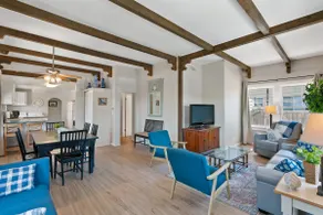 Carpinteria charming beach bungalow - Image 5