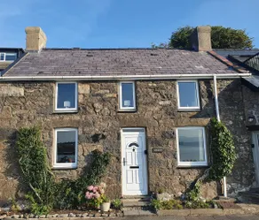 Idyllic Beach Cottage Moelfre - Image 2