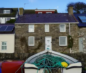 Idyllic Beach Cottage Moelfre - Image 5