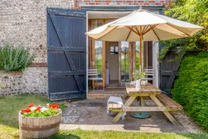 Beachy Barn - Image 3