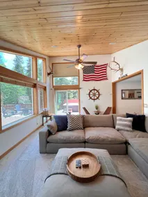 Castle Rock Lodge | Hot Tub, Sauna & Forest Views - Image 4