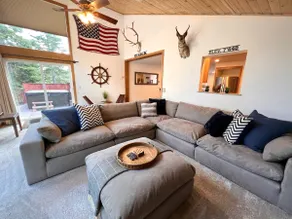 Castle Rock Lodge | Hot Tub, Sauna & Forest Views - Image 5